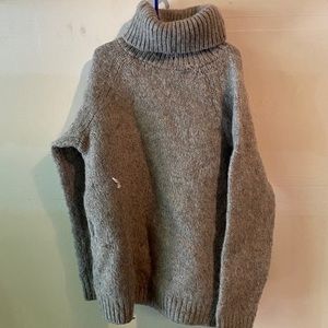 grey knit sweater